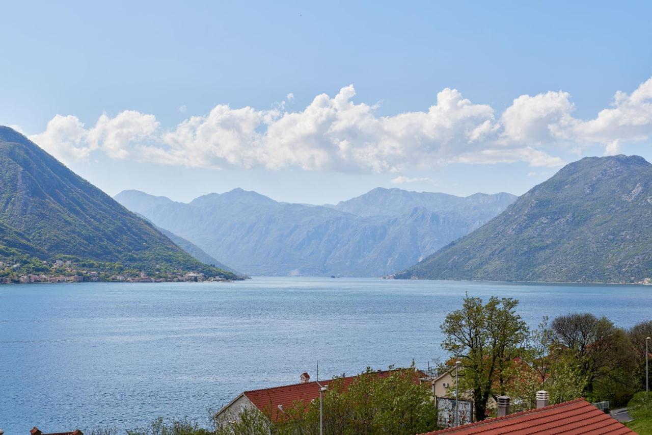 Apartment Noa With Sea View Kotor Extérieur photo